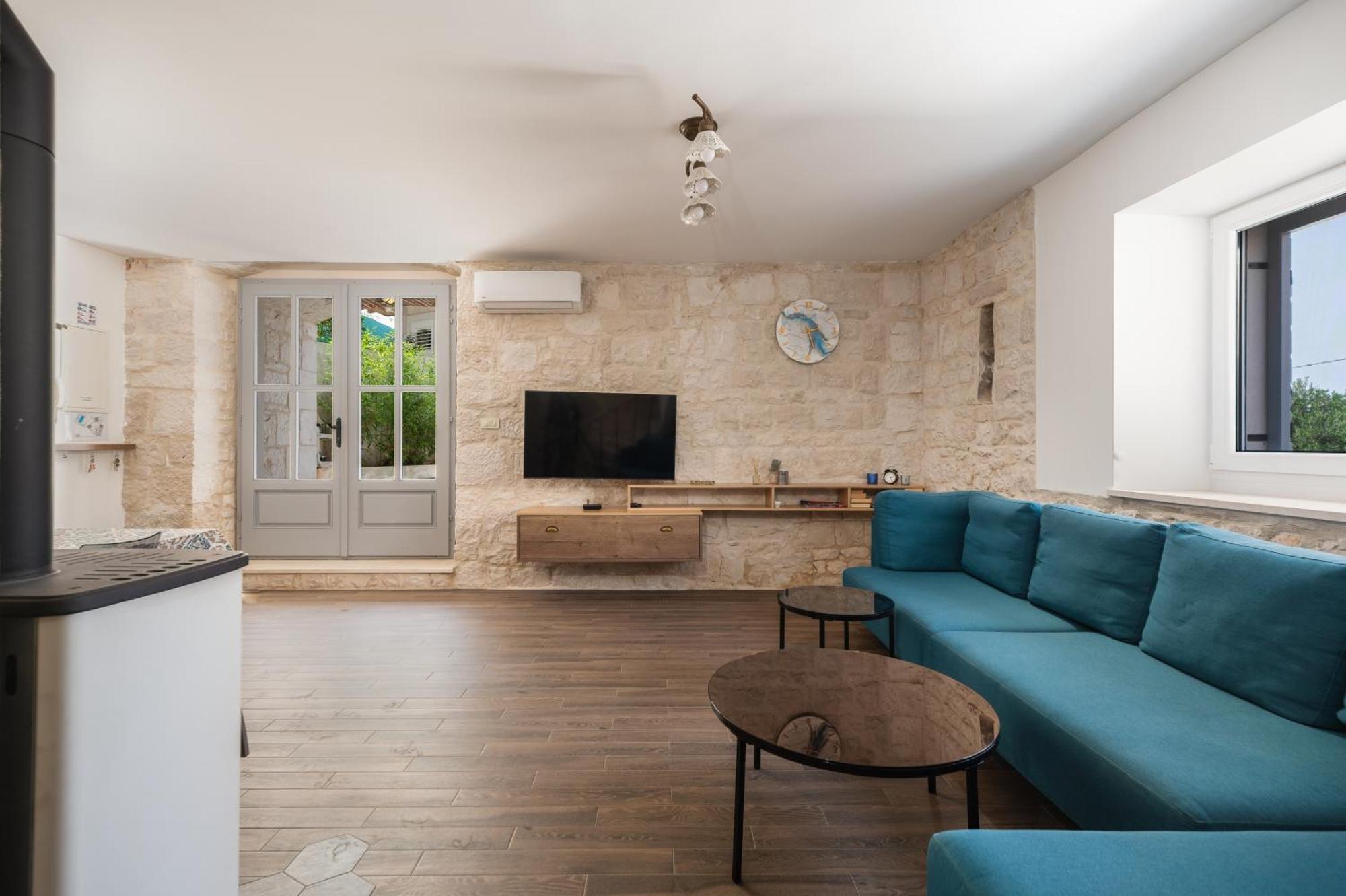 Villa Komelo Škrip エクステリア 写真